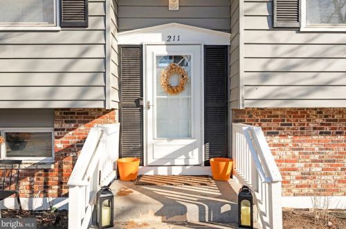 211 California Trl, Browns Mills, NJ 08015-5641