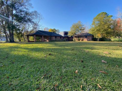 530 12th St, Silsbee, TX 77656-4616