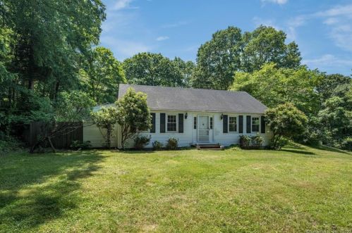 31 Library Ln, Lyme, CT 06371-2357