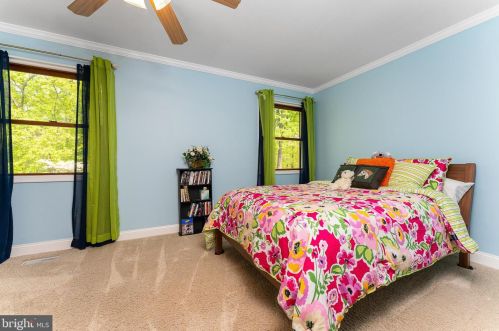 10085 Fox Hound Dr, Nokesville VA  20181-1431 exterior