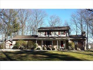 228 Woodland Dr, Nazareth PA  18064-9074 exterior