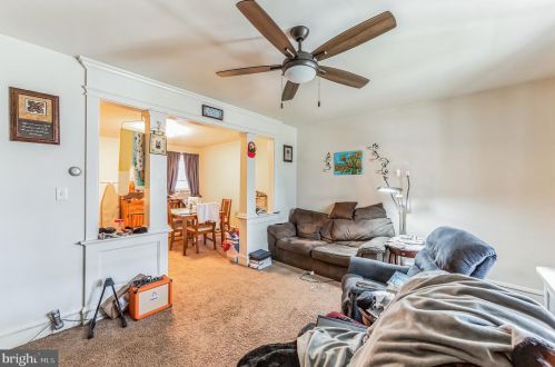 718 3rd St, Lansdale, PA 19446-2111