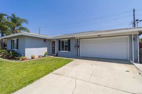 556 Elaine Ave, Oceanside, CA 92057-4254
