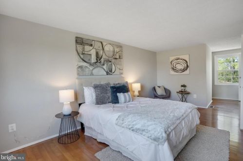 10624 Cavalcade St, Great Falls VA  22066-2427 exterior