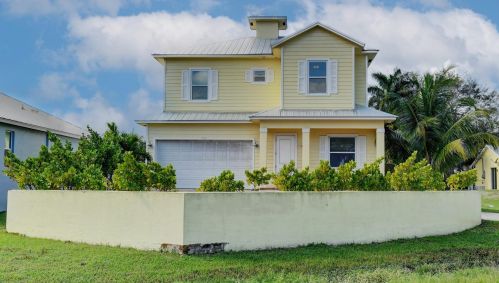 777 28th St, Palm City, FL 34990-2909