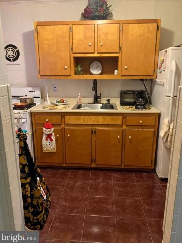 2842 Constitution Rd, Camden NJ  08104-2985 exterior