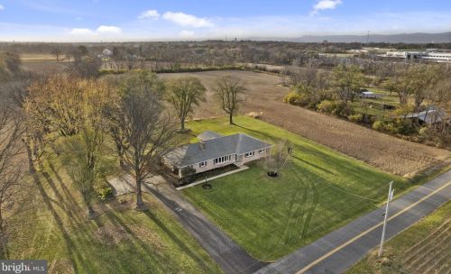 250 Shady Ln, Carlisle PA  17013-1637 exterior