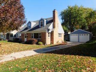 622 Elm St, Hartford, WI 53027-1015
