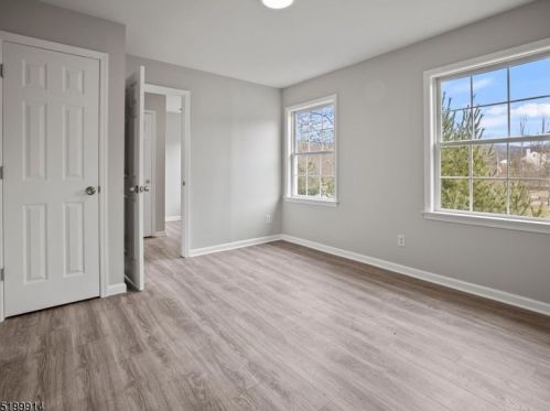 18 Berry Ln, West Milford NJ  07480-3632 exterior