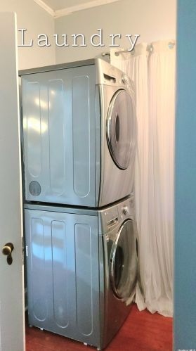 40 Rushmore St, Huntington Station NY  11746-4428 exterior