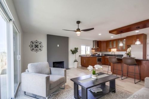 6788 Benson Ave, San Diego CA  92114-5833 exterior
