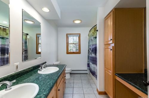 33 Gail Ln, Poughquag NY  12570-5034 exterior