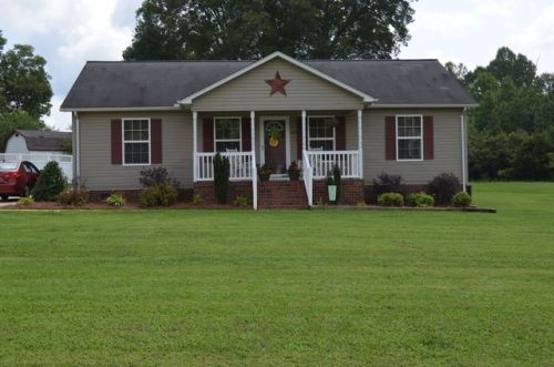 175 Lochshire Ln, Woodleaf, NC 27054-9489