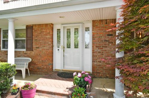 17 Foothill Ln, Huntington Station, NY 11746-6809