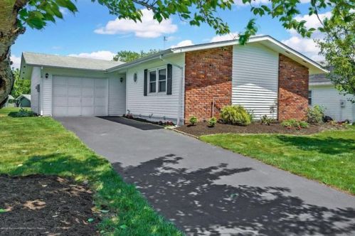 5 Lowell Ct, Bricktown, NJ 08724-2423
