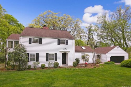 32 Taylor Rd, Valhalla, NY 10595-1516