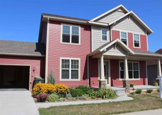 520 Pine Lawn Pkwy, Madison, WI 53593-9171