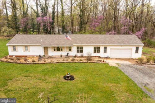 115 Old Sycamore Ln, Harpers Ferry, WV 25425-4429