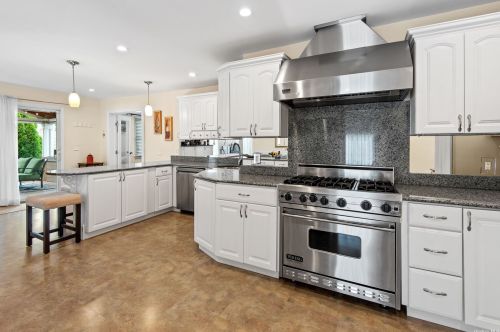 49 Roderick Rd, West Islip NY  11795-2632 exterior