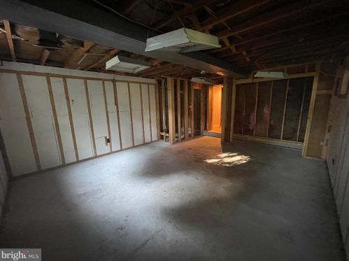 504 Church St, Charles Town WV  25414-1314 exterior