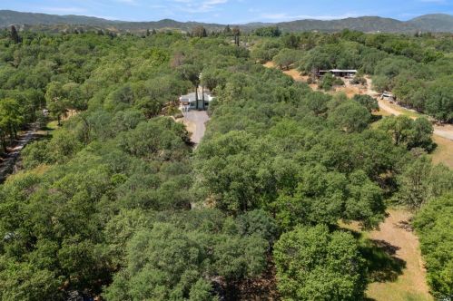 675 Starr Dust Ct, Lakeport CA  95453-6976 exterior