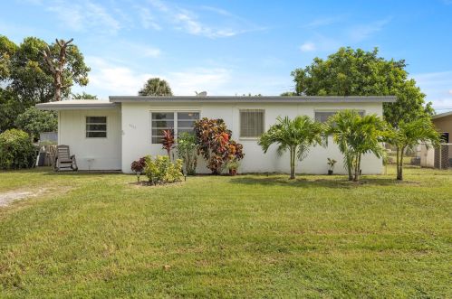 5653 Maypop Rd, West Palm Beach, FL 33415-6361