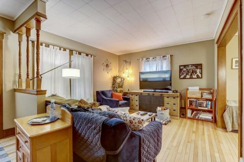 137 Newhall Ave, Waukesha, WI 53186-6231