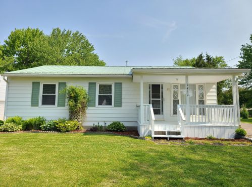 1450 Mcclure St, Sugar Grove Lake, OH 44833-3045