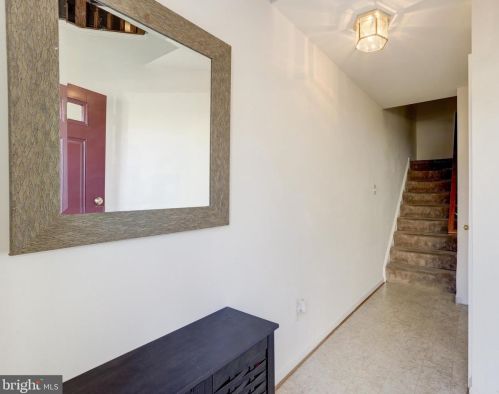 523 Sparkleberry Ter, Leesburg, VA 20176-4050