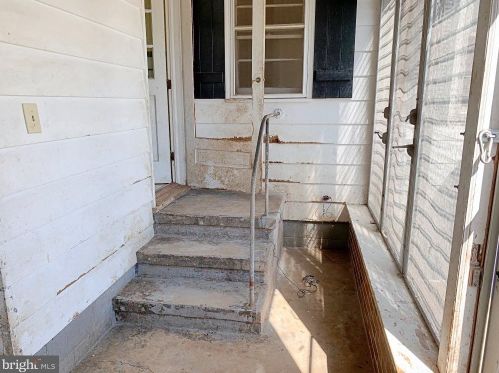 16902 Dupont Hwy, Harrington DE  19952-2476 exterior