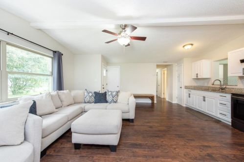 9741 Fowler Ave, Thonotosassa FL  33592-3415 exterior