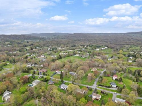 44 Felicello Dr, Marlborough, NY 12542-5608
