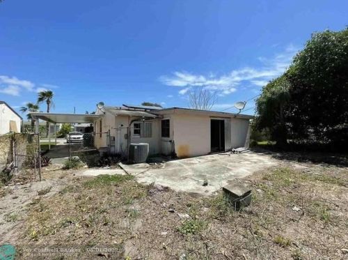 1325 24th St, West Palm Beach, FL 33404-4213