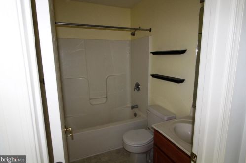 132 Parkers Dr, Dover DE  19904-1467 exterior