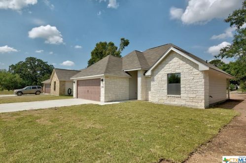 200 Plum St, Stairtown, TX 78648