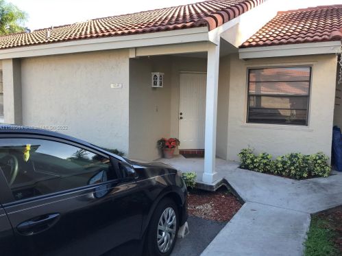 6238 171st St, Hialeah, FL 33015-4611