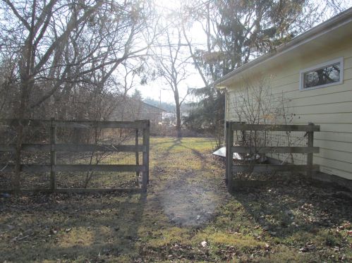 631 Barry Rd, Twin Lakes, WI 53181-9518
