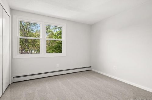 208 Lefoll Blvd, Wapping CT  06074-4261 exterior