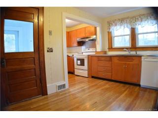 124 Fitchville Rd, Bozrah CT  06334-1127 exterior