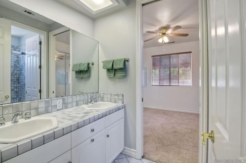 37550 Avenida Bravura, Temecula CA  92592-9054 exterior