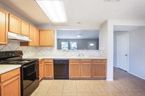 7028 Doyal Dr, Austin TX  78747-3902 exterior