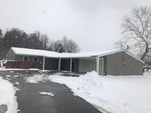 12661 Heath Rd, Chesterland, OH 44026-2705