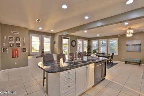 5391 Evening Sky Dr, Simi Valley CA  93063-5744 exterior