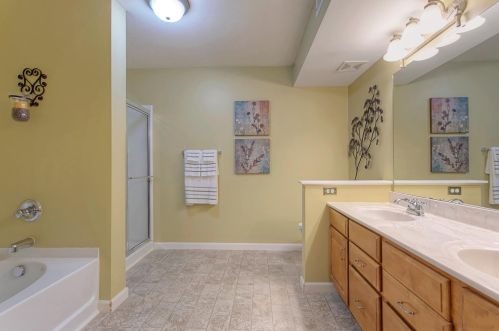 618 Heritage Sq, New Haven OH  45030-8207 exterior