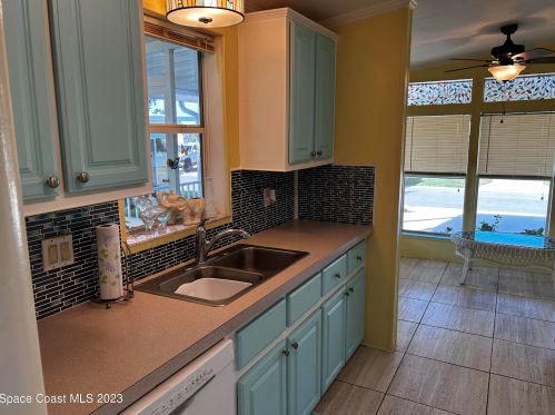 817 Oriole Cir, Sebastian FL  32976-7520 exterior