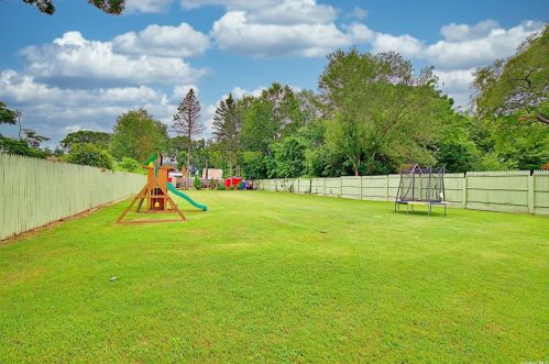 232 Crombie St, Huntington Station NY  11746-1504 exterior