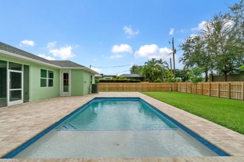 28124 Sunset Dr, Bonita Springs FL  34134-7503 exterior