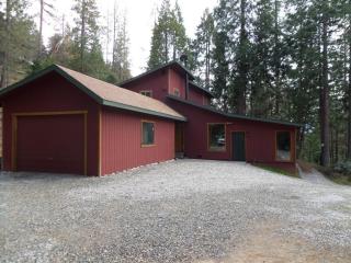 50948 Cedar Ridge Cir, Oakhurst, CA 93644-9461