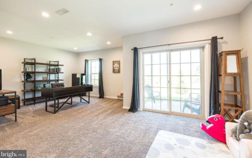 33 Locks Farm Ln, Downingtown PA  19335 exterior