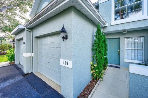 2126 Tama Cir, Naples, FL 34112-5498
